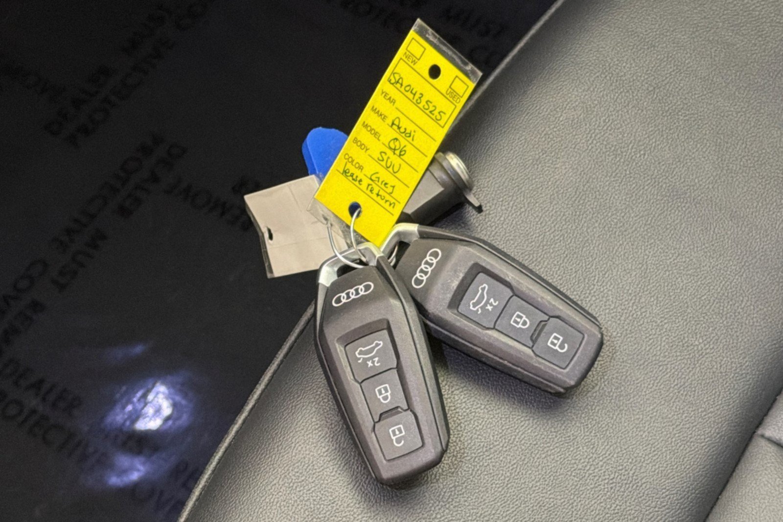 Used 2025 Audi Q6 e-tron Premium w/ Convenience Package AWD/4WD image 23