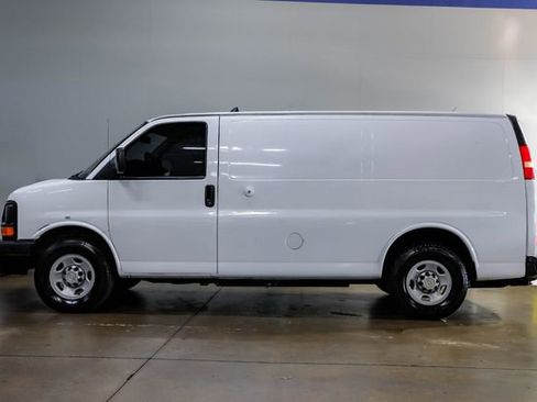 Used 2013 Chevrolet Express 2500 w/ Cold Climate Package image 15