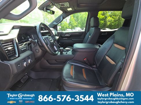 Used 2024 GMC Sierra 1500 AT4 w/ Technology Package AWD/4WD image 17