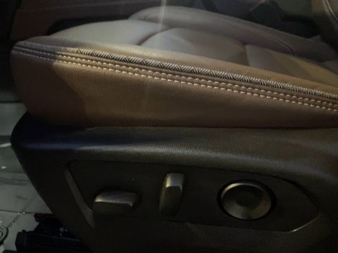 Used 2024 Chevrolet Suburban High Country image 55