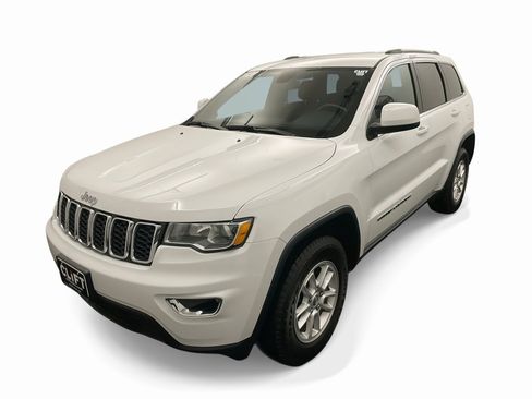 Used 2020 Jeep Grand Cherokee Laredo image 30