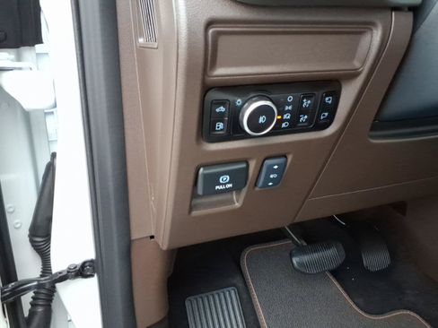 Used 2025 Ford F150 King Ranch w/ FX4 Off-Road Package AWD/4WD image 13