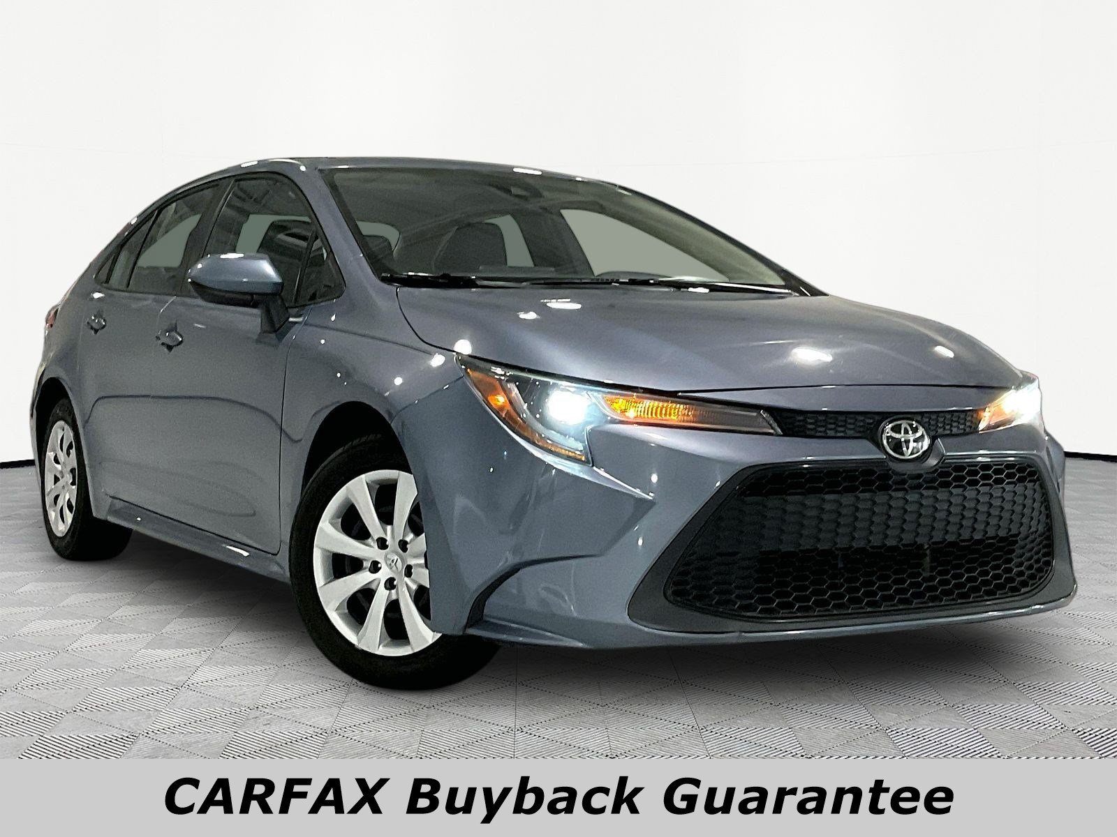 Used 2022 Toyota Corolla LE FWD image 3