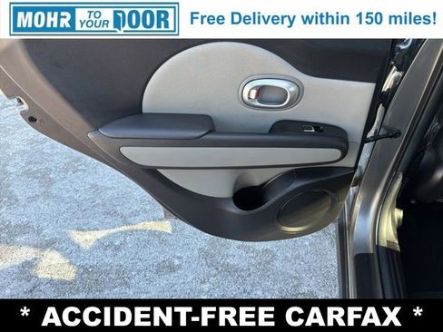 Used 2017 Kia Soul image 29