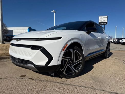 New 2026 Chevrolet Equinox EV LT image 1