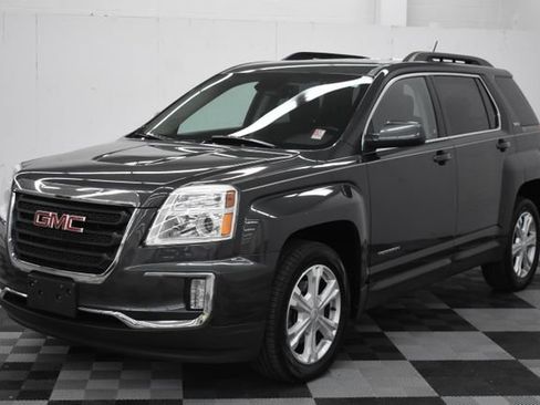 Used 2017 GMC Terrain SLE w/ Convenience Package image 2