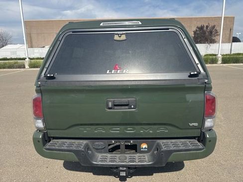 Used 2021 Toyota Tacoma TRD Sport w/ TRD Premium Sport Package image 9