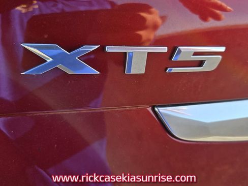 Used 2024 Cadillac XT5 Premium Luxury FWD image 7