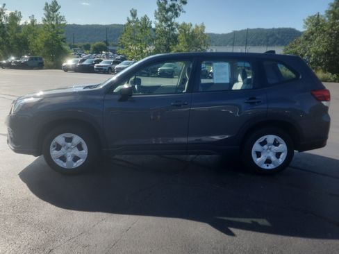 Used 2024 Subaru Forester AWD/4WD image 3