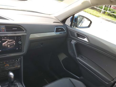 Used 2020 Volkswagen Tiguan SEL FWD image 14