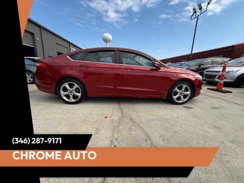 Used 2016 Ford Fusion SE w/ Equipment Group 201A image 3