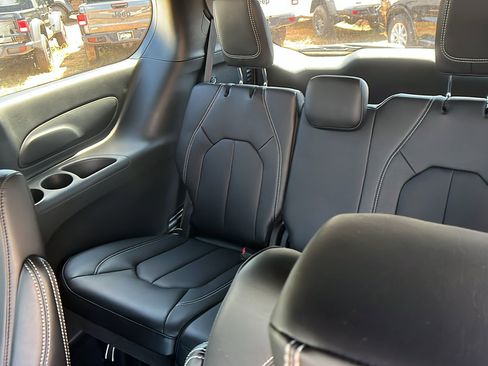 New 2026 Chrysler Voyager LX image 19