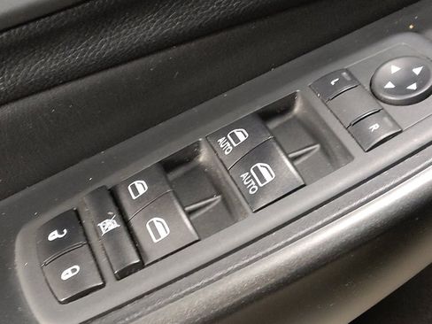 Used 2020 Jeep Cherokee Trailhawk w/ Cold Weather Group AWD/4WD image 27