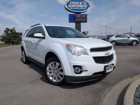 Used 2011 Chevrolet Equinox LT image 2