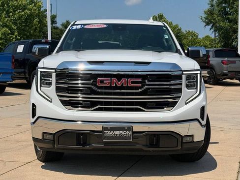 Used 2025 GMC Sierra 1500 SLT RWD image 2