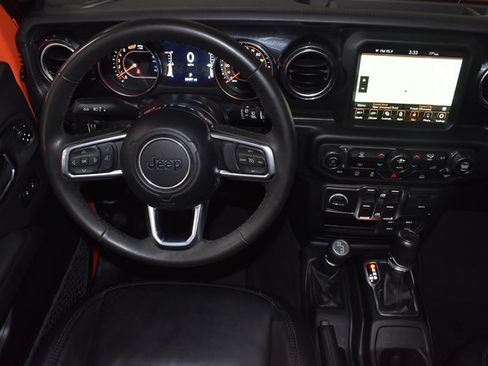 Used 2023 Jeep Wrangler Unlimited Sahara AWD/4WD image 25