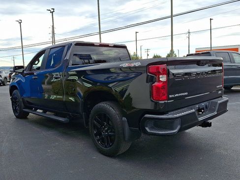 Used 2023 Chevrolet Silverado 1500 Custom image 4