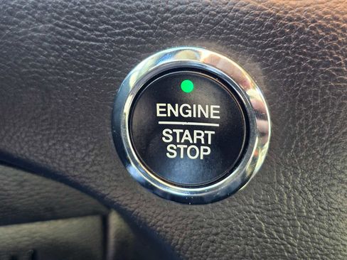 Used 2022 Ford Edge Titanium image 34