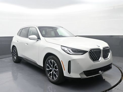 New 2026 BMW X3 xDrive30i w/ Premium Package AWD/4WD image 3