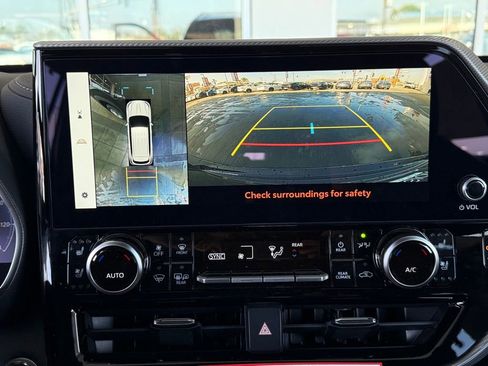 New 2026 Toyota Highlander Platinum image 25