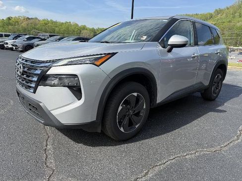 Used 2024 Nissan Rogue SV AWD/4WD image 1