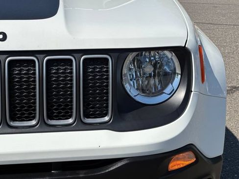 Used 2023 Jeep Renegade Latitude AWD/4WD image 52