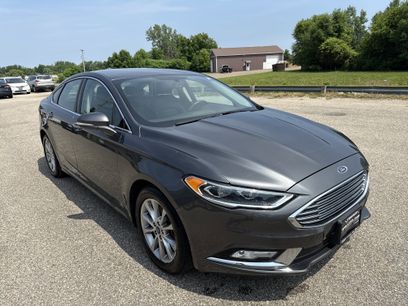 Used 2017 Ford Fusion SE w/ Fusion SE Technology Package