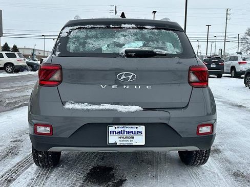 Used 2022 Hyundai Venue SEL w/ Cargo Package image 7