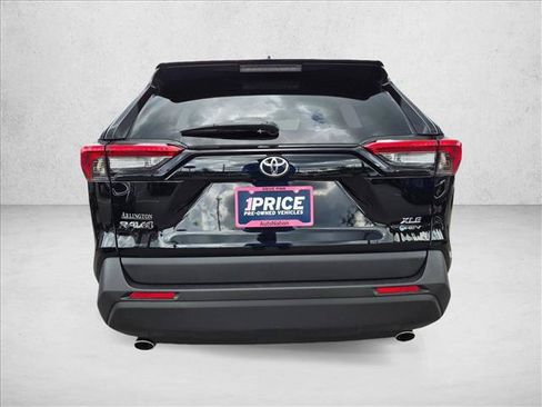 Used 2025 Toyota RAV4 XLE AWD/4WD image 7