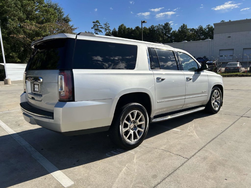 Used 2020 GMC Yukon XL Denali AWD/4WD image 5