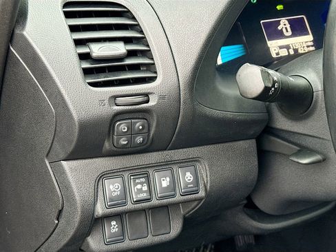 Used 2013 Nissan Leaf SL image 10