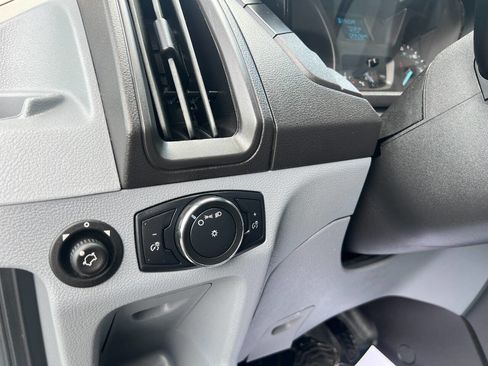Used 2019 Ford Transit 150 130 Low Roof RWD image 16