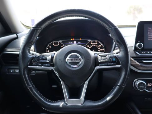 Used 2020 Nissan Altima 2.5 SL FWD image 9