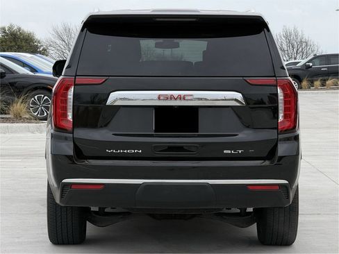 Used 2022 GMC Yukon XL SLT w/ SLT Premium Package image 5
