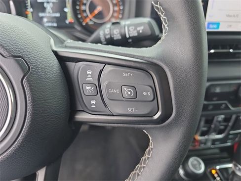 Certified 2025 Jeep Wrangler Unlimited Rubicon image 17