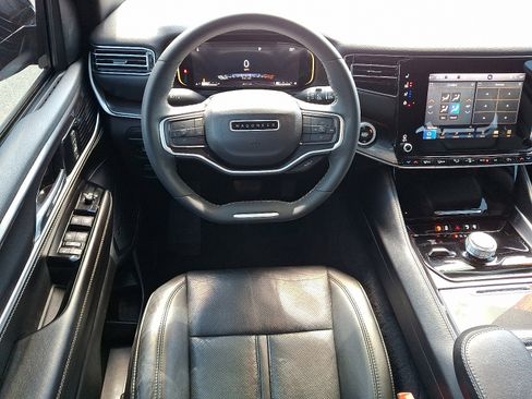 Certified 2023 Jeep Wagoneer 4WD image 11