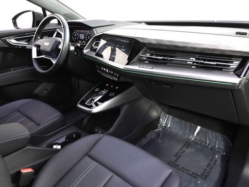 Used 2022 Audi Q4 e-tron Prestige image 15