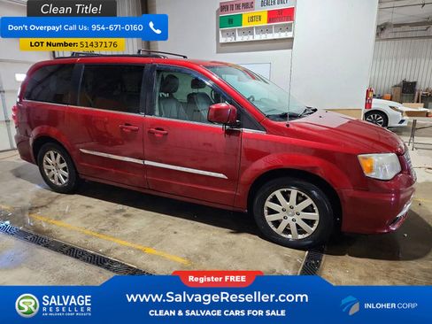Used 2014 Chrysler Town & Country Touring FWD image 5