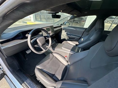 Used 2021 Tesla Model S Plaid image 11