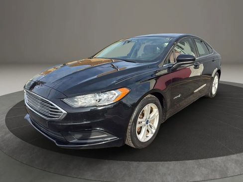 Used 2018 Ford Fusion SE image 1