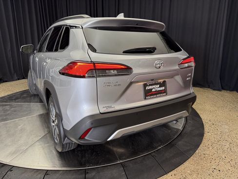 Used 2022 Toyota Corolla Cross XLE w/ Convenience Package AWD/4WD image 7