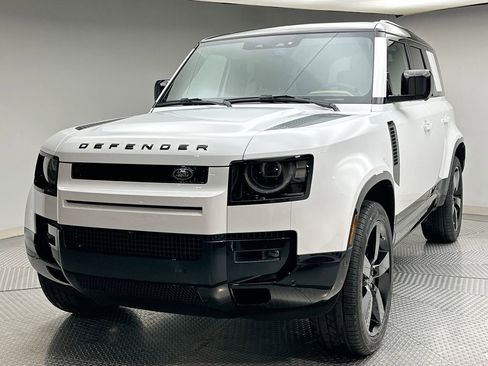 New 2026 Land Rover Defender 110 X-Dynamic SE image 1