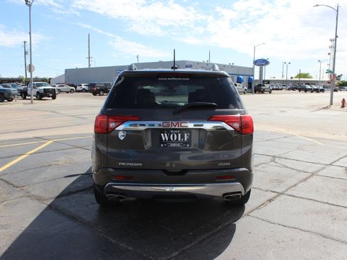 Used 2019 GMC Acadia Denali w/ Technology Package AWD/4WD image 5
