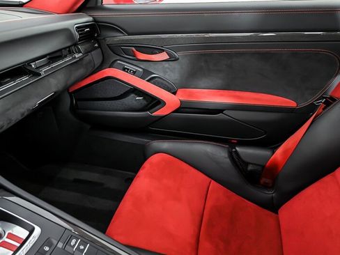 Used 2018 Porsche 911 GT2 RS RWD image 33