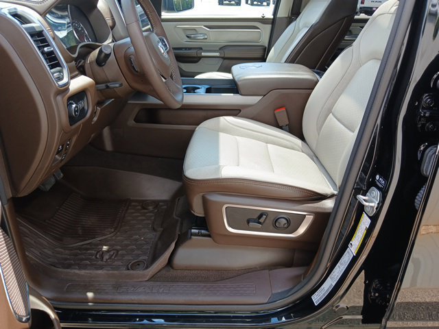 Used 2025 RAM 1500 Laramie AWD/4WD image 35
