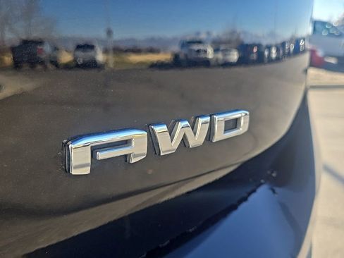 Used 2024 GMC Terrain SLE image 13