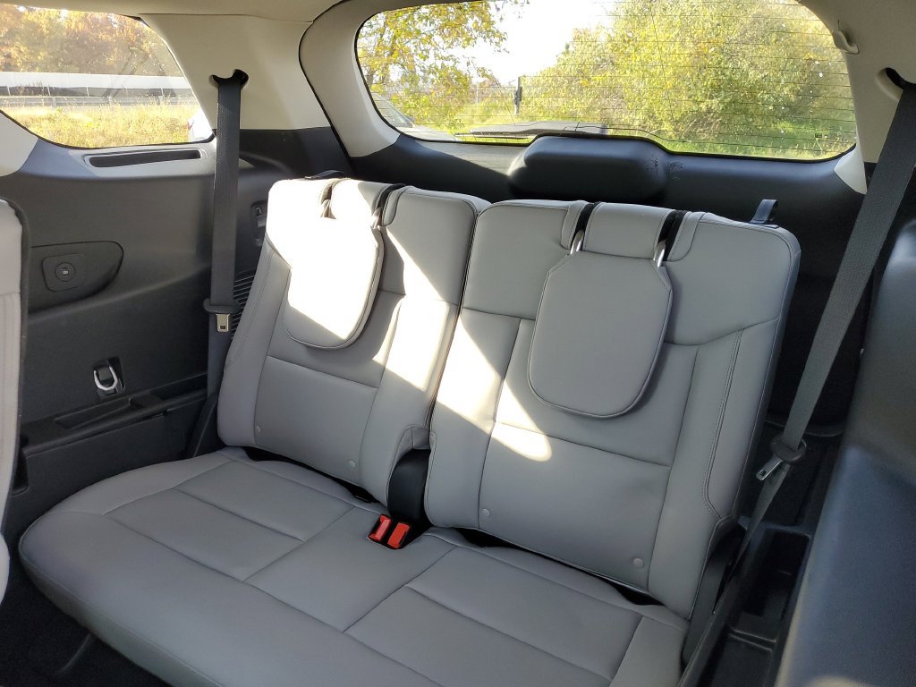 Certified 2025 Ford Explorer Active w/ Active Comfort Package AWD/4WD image 18