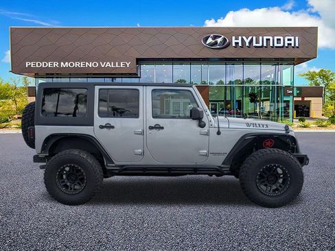 Used 2017 Jeep Wrangler Unlimited Sport AWD/4WD image 2