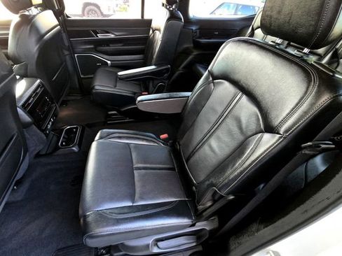 Certified 2024 Jeep Wagoneer Series II image 28