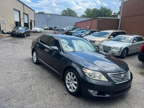 Used 2010 Lexus LS 460 RWD image 2